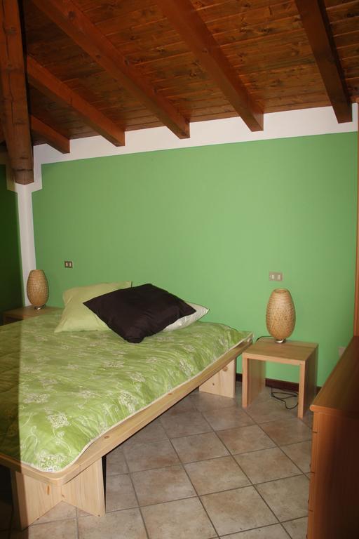 Veranda Beach Apartment Pianello Del Lario Room photo
